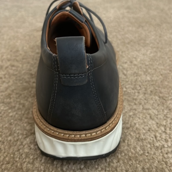 Mens Ecco size 11 - Picture 5 of 5